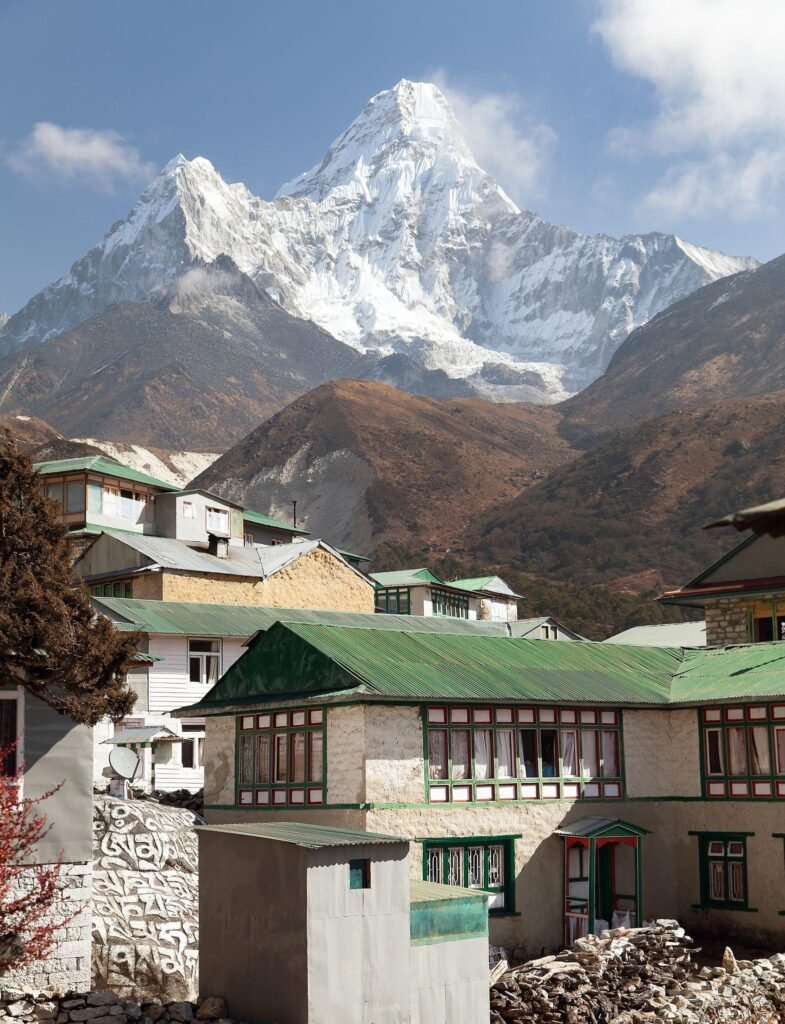 Amadablam trekking