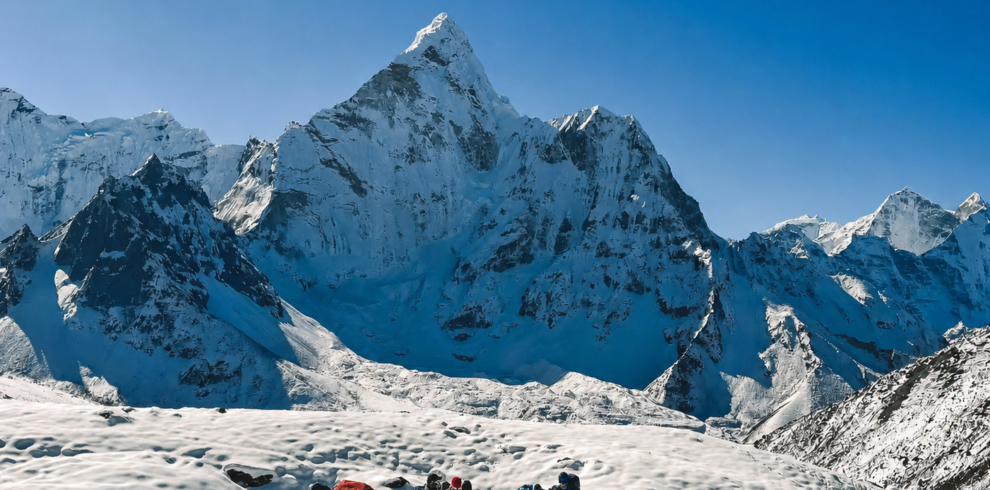 AMA DABLAM Trekking